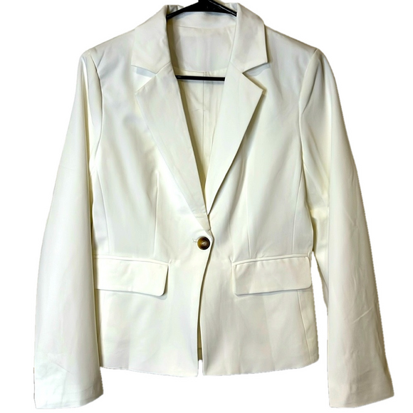 Jackets & Blazers - New Women’s White blazer Size Medium